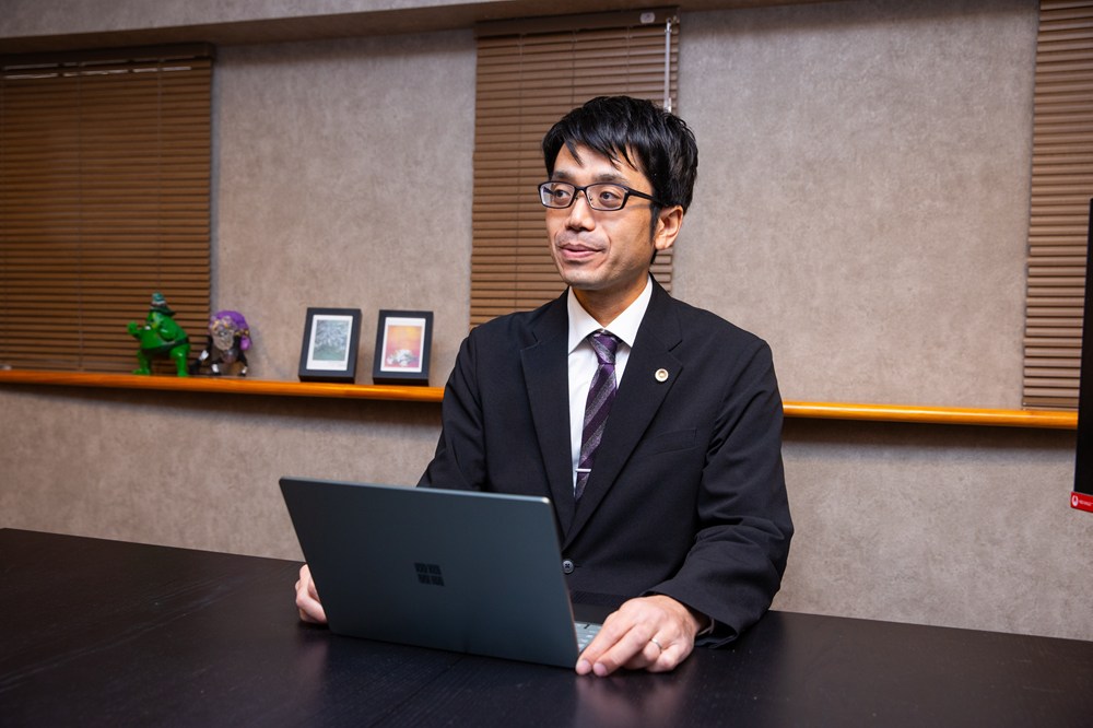 弁護士 富田 隼